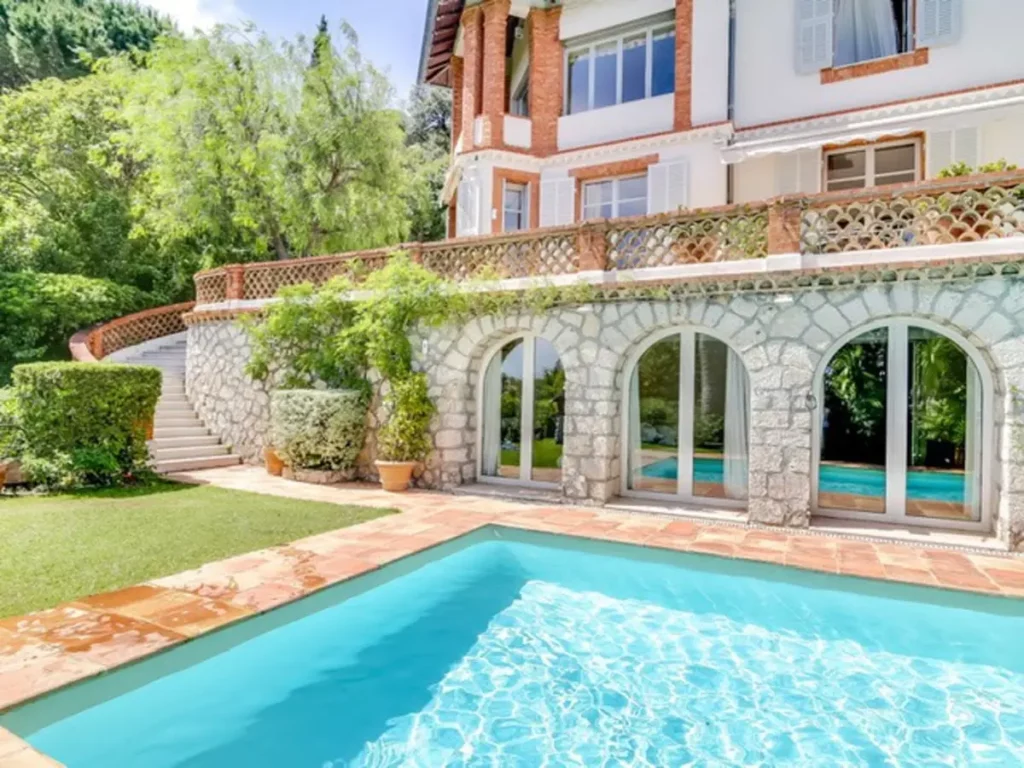 House with swimming pool and green garden, managed by Upstays, rental management agency in Cannes